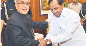 KCR bows humbly for President's compliments