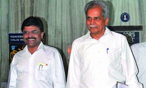 C.R. Kamalanathan (right), head of the Centre-appointed Kamalanathan Committee for division of government employees between Telangana and Andhra Pradesh states, and PV Ramesh, Principal Secretary, Govt Of AP (left). Mr Ramesh will monitor distribution of employees 
